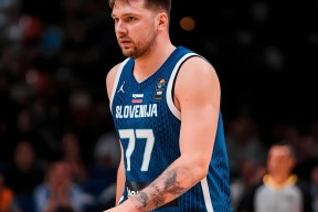 AYX-东契奇连续五场比赛得分超过惊险取胜，利物浦挑战极限！的简单介绍