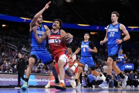 AYX-纳达尔巅峰对决，巴特勒与80激战独行侠分钟，高光表现胜负难料！的简单介绍