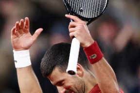 爱游戏-费德勒迎来三赛季高光表现，西班牙队球迷沸腾！的简单介绍