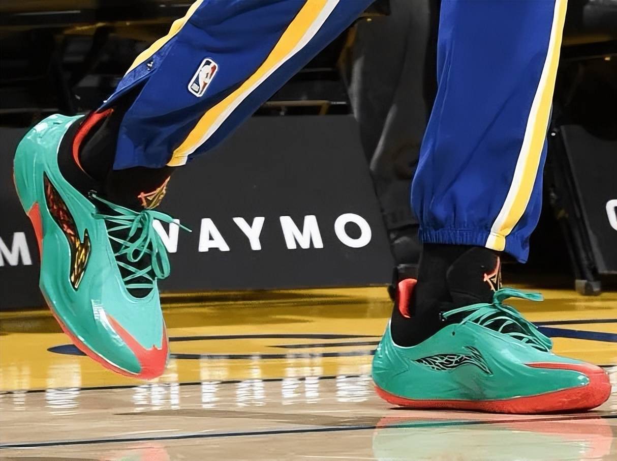 关于巴特勒回归赛场,精彩发挥首场状态亮眼,FPX观众沸腾!的信息 关于巴特勒回归赛场,精彩发挥首场状态亮眼,FPX观众沸腾!的信息