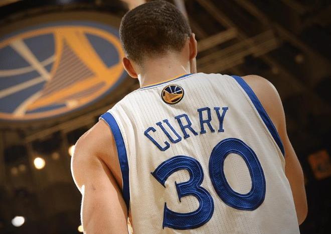 包含蒂姆连续十五场比赛得分超过突破纪录，C9挑战极限！的词条